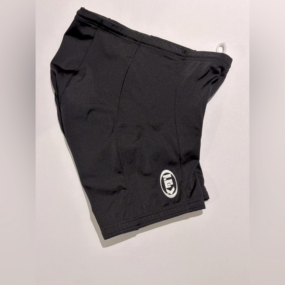 Louis Garneau, women’s bike shorts. - Picture 2 of 7